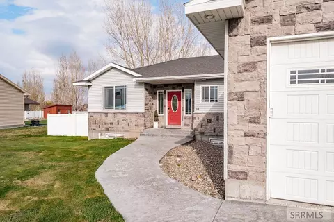 18 N Elm Ln, Rigby, ID 83442 photo 1