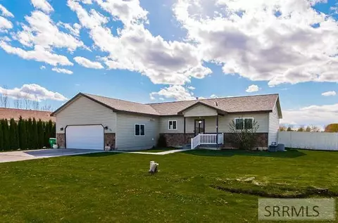 23 N White Pine Ln, Rigby, ID 83442 photo 1