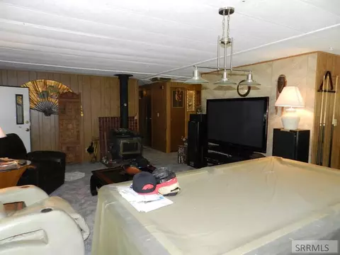 Living - 111 N Agate Dr, Salmon, ID 83467 photo 4 of 5