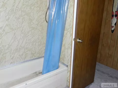 Bath - 111 N Agate Dr, Salmon, ID 83467 photo 2 of 5