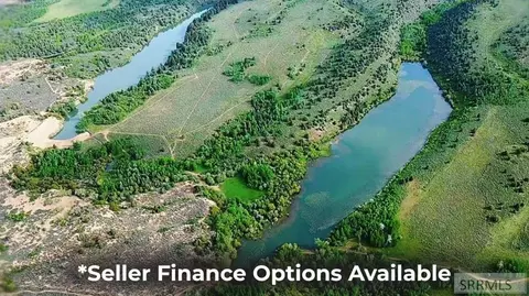 1555 Sadorus Hill Rd, Ashton, ID 83420