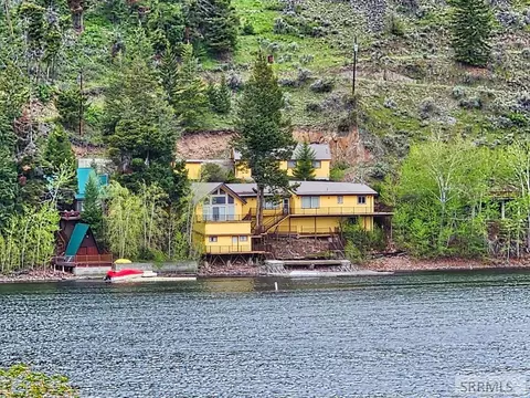 53 S Shoreline Dr, Salmon, ID 83467