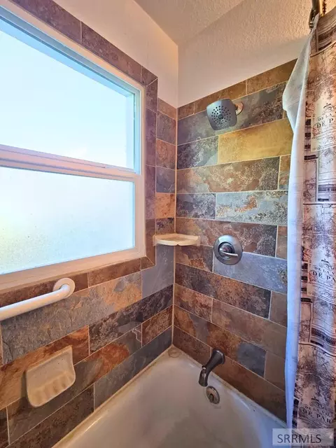 Bath - 238 Louise Dr, Arco, ID 83213 photo 2 of 2