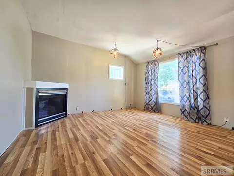 Living - 238 Louise Dr, Arco, ID 83213 photo 4 of 4