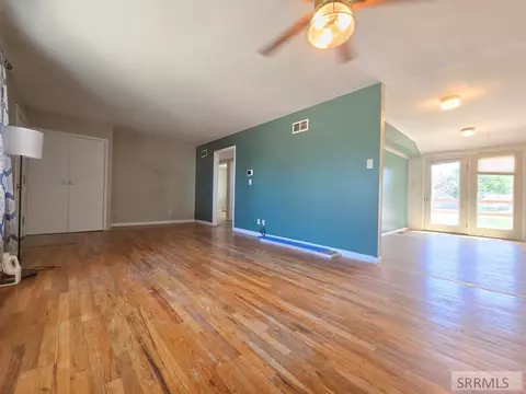 Living - 238 Louise Dr, Arco, ID 83213 photo 2 of 4