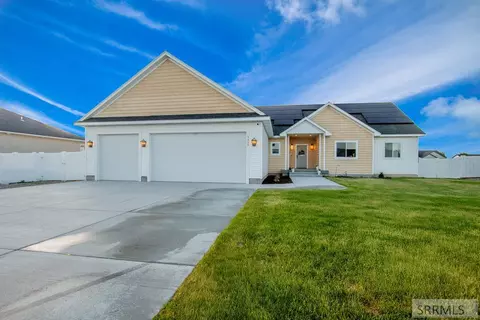 3879 Pepperwood Dr, Rigby, ID 83442 photo 1