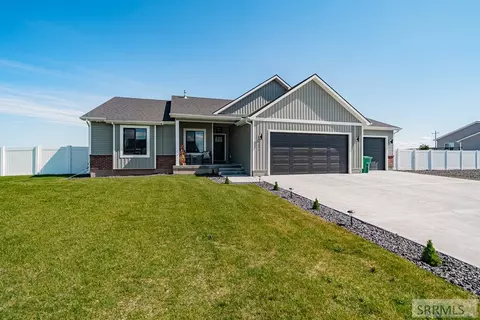 5055 E Smith Dr, Iona, ID 83427 photo 1