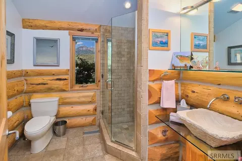 Bath - 169 Raven Rd, Irwin, ID 83428 photo 3 of 5