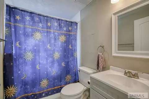 Bath - 3815 E 200 N, Rigby, ID 83442 photo 2 of 3