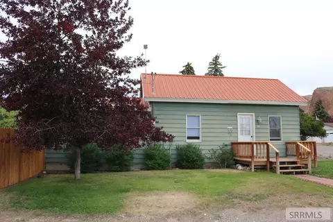 300 S 3rd St, Challis, ID 83226 photo 1