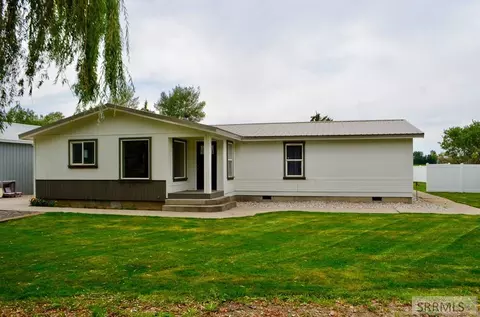 425 N 2000 E, Saint Anthony, ID 83445 photo 1