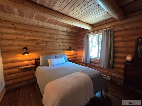 Bedroom - 3361 N Hwy 93, Gibbonsville, ID 83463 photo 1 of 7