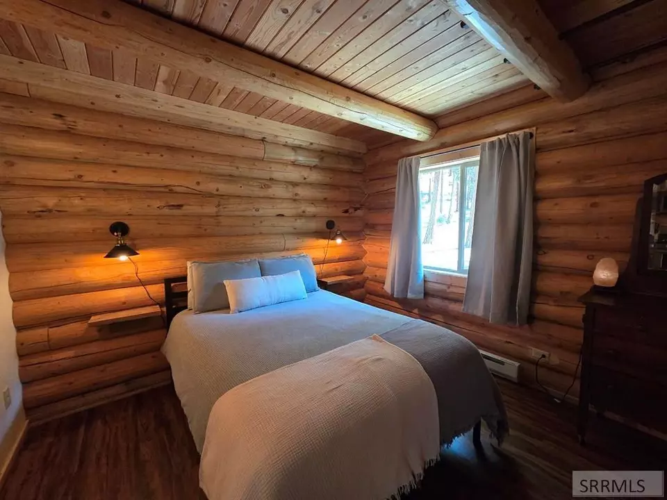 Bedroom - 3361 N Hwy 93, Gibbonsville, ID 83463 photo 1 of 7