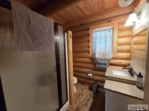 Bath - 3361 N Hwy 93, Gibbonsville, ID 83463 photo 1 of 2