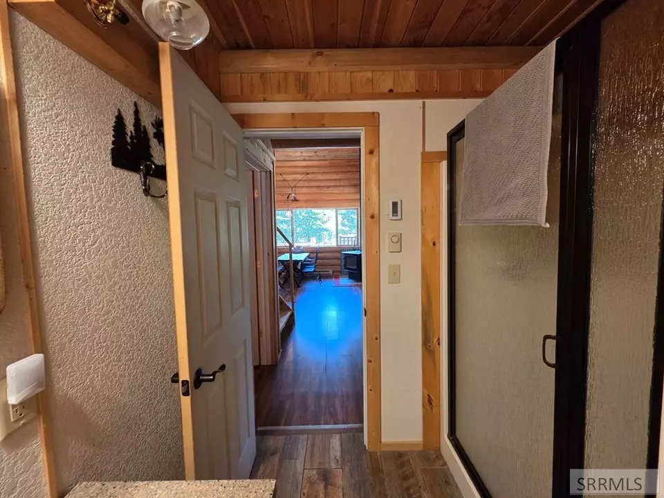 Bath - 3361 N Hwy 93, Gibbonsville, ID 83463 photo 2 of 2