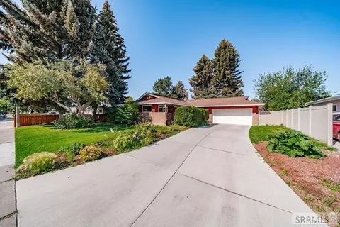 1916 Mckinzie Ave, Idaho Falls, ID 83404