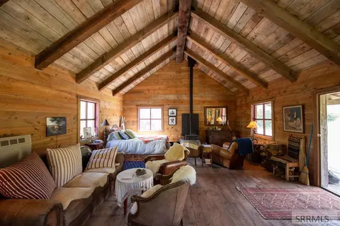 Living - 9885 Challis Creek Rd, Challis, ID 83226 photo 4 of 4
