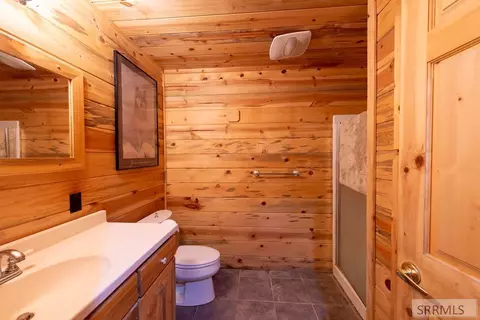 Bath - 9885 Challis Creek Rd, Challis, ID 83226 photo 4 of 4