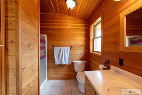 Bath - 9885 Challis Creek Rd, Challis, ID 83226 photo 2 of 4