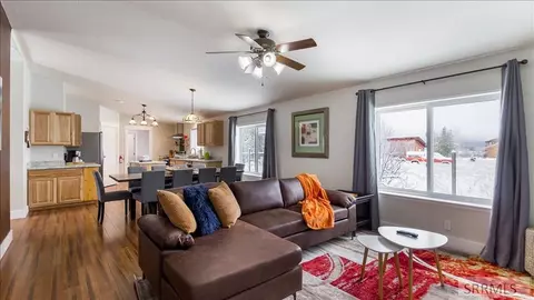 Living - 624 Easy St, Driggs, ID 83422 photo 3 of 5
