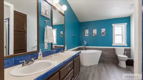 Bath - 624 Easy St, Driggs, ID 83422 photo 3 of 5