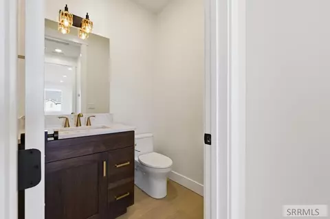 Bath - 609 Hillside Dr, Rexburg, ID 83440 photo 1 of 11