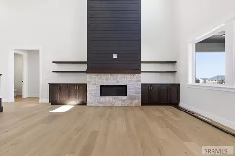 Living - 609 Hillside Dr, Rexburg, ID 83440 photo 3 of 8