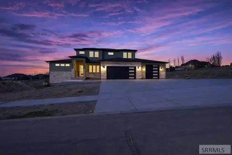 Exterior - 609 Hillside Dr, Rexburg, ID 83440 photo 3 of 8