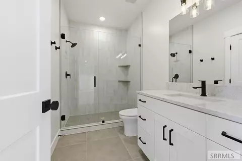 Bath - 609 Hillside Dr, Rexburg, ID 83440 photo 8 of 11