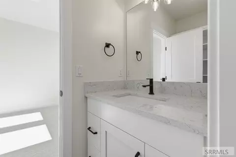 Bath - 609 Hillside Dr, Rexburg, ID 83440 photo 10 of 11