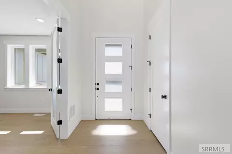 Entry Way - 609 Hillside Dr, Rexburg, ID 83440 photo 1 of 7