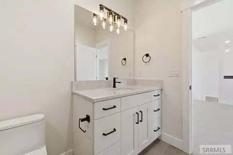 Bath - 609 Hillside Dr, Rexburg, ID 83440 photo 9 of 11