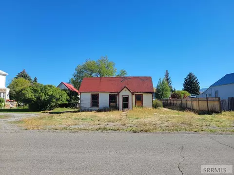 415 S Elm Ave, Mackay, ID 83251 photo 1