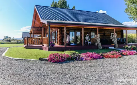 27 N Baker Rd, Salmon, ID 83467