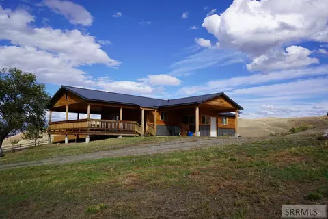 22 Sunflower Rd, Salmon, ID 83467