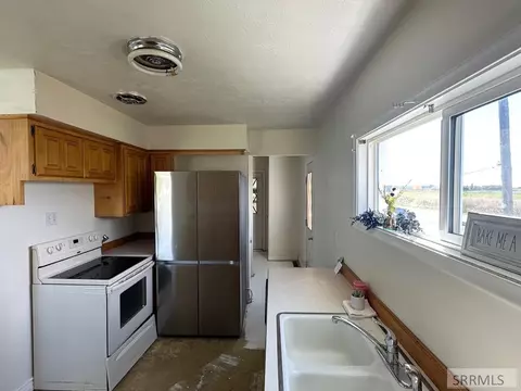 Kitchen - 499 N 400 E, Firth, ID 83236 photo 3 of 3