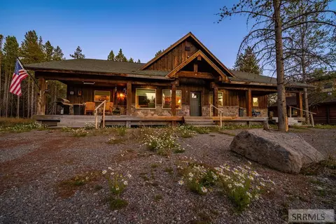 3770 Arctic Fox Dr, Island Park, ID 83429