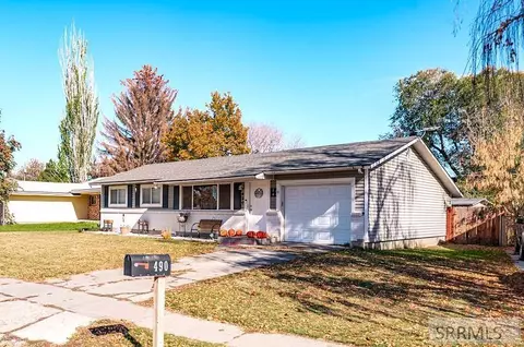 490 Moonlite Dr, Idaho Falls, ID 83402