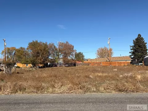 1110 E Valley Ave, Challis, ID 83226
