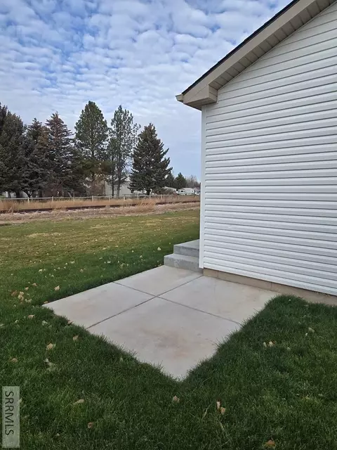 Exterior - 2602 Baylor Dr, Ammon, ID 83406 photo 2 of 3