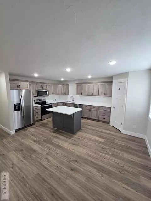 Kitchen - 2602 Baylor Dr, Ammon, ID 83406 photo 2 of 2