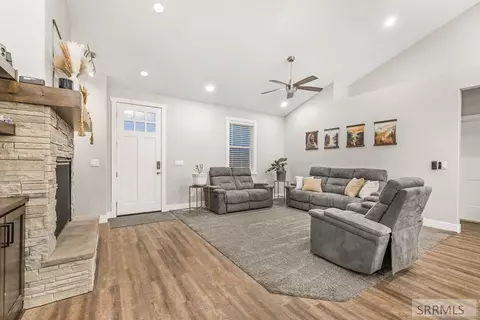 Entry Way - 4148 E 82 N, Rigby, ID 83442 photo 1 of 2