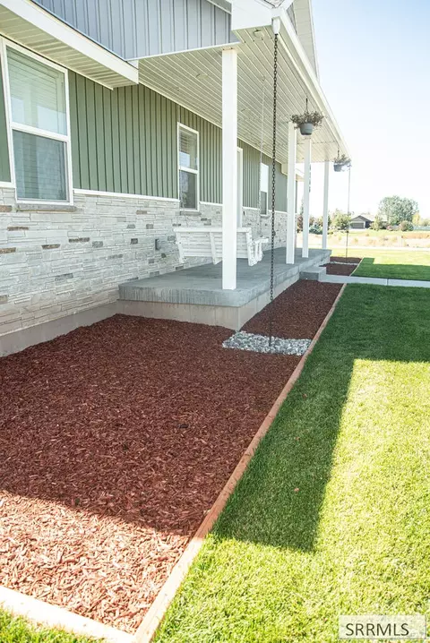 Exterior - 4148 E 82 N, Rigby, ID 83442 photo 8 of 10