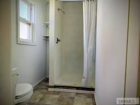 Bath - 683 W Decoria Ave, Arco, ID 83213 photo 3 of 3