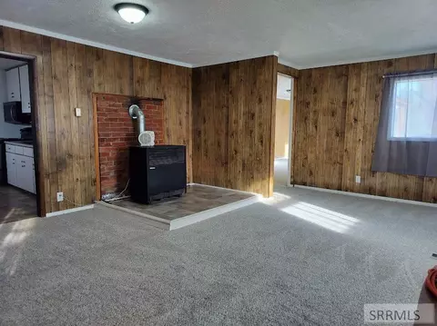 Living - 683 W Decoria Ave, Arco, ID 83213 photo 4 of 5