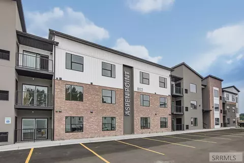 802 E Sunnyside Rd #102, Idaho Falls, ID 83401