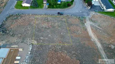 120 Redbird Ln, Challis, ID 83226