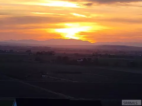 5860 N Enos Dr, Idaho Falls, ID 83401
