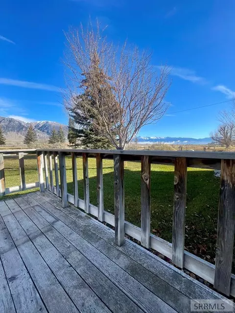 Exterior - 410 E 408 E Custer St, Mackay, ID 83251 photo 2 of 6