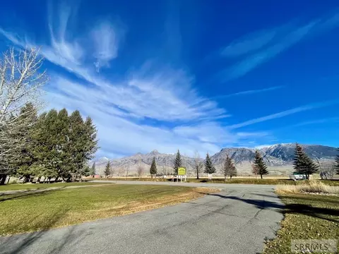 Exterior - 410 E 408 E Custer St, Mackay, ID 83251 photo 1 of 6